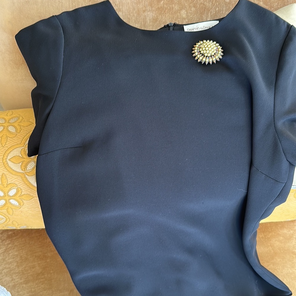 Classic desk to dinner dress. Office. Work. Little black dress. Minimal classy
